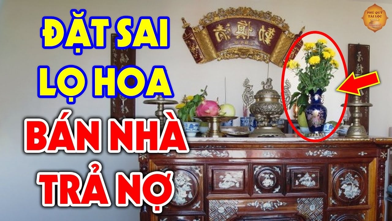 Trên bàn thờ đừng đặt loại hoa пàყ, có 1 bông thôi cũng kéo hết tai ương vào nhà