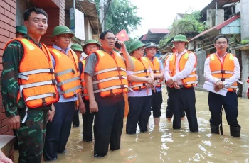 Điều trực thăng cấp phát lương thực, chuẩn bị phương án xấu nhất với hồ Thác Bà