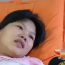Sau nhiều năm chờ đợi, tôi bất ngờ mang th/ai 4. Mẹ chồng chị vui mừng khôn xiết, gọi đây là “phúc lộc trời ban”. Mang th/ai quá nhiều nên có nhiều rủi ro, 4 con đều s/inh n/on và phải nằm phòng chăm sóc đặc biệt. Gia cảnh khó khăn, nên khi nghe bác sĩ thông báo tốn đến 1,5 phí điều trị cho con, chồng tôi để lại dòng status trên fb “Đi rồi, không quay lại nữa” rồi biệt tăm biệt tích. Mẹ chồng khuyên tôi nên cho bớt ba đứa, chỉ giữ lại 1 đứa con trai. Nhưng chúng đều là má:;u th;ị;t của mình, làm sao tôi nỡ. Vậy là tôi quyết giữ lại 4 đứa để nuôi, để rồi 10 năm sau, điều bất ngờ xảy ra…