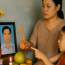 “Chồng đi biển gặp bão mất liên lạc đã 2 năm, tôi vẫn lập di ảnh thắp hương chồng mỗi ngày giỗ…