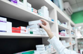 Phát hiện 7 loại thuốc giả trong một nhà thuốc ở Hà Nội Phát hiện 7 loại thuốc giả trong một nhà thuốc ở Hà Nội