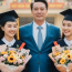 Vợ bỏ đi khi con mới 3 tháng tuổi vì chê nghèo, 29 năm sau ông Hùng khiến cả làng tự hào khi 2 con gái cùng đỗ Tiến sĩ…
