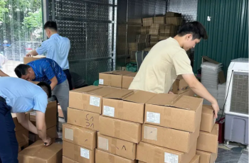 NÓNG: Phát hiện hơn 5.000 lọ mỹ phẩm nhập lậu của công ty Ngân Korea NÓNG: Phát hiện hơn 5.000 lọ mỹ phẩm nhập lậu của công ty Ngân Korea