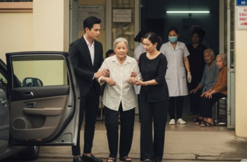 Lừa mẹ đi khám, con gửi thẳng mẹ vào dưỡng lão rồi chiếm 3 căn nhà, một tháng sau, bà khiến họ sốc nặng. Lừa mẹ đi khám, con gửi thẳng mẹ vào dưỡng lão rồi chiếm 3 căn nhà, một tháng sau, bà khiến họ sốc nặng.
