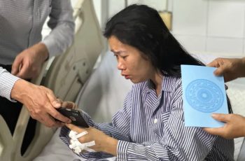 Lời kể của những người sống sót sau vụ lật tàu ở vịnh Hạ Long Lời kể của những người sống sót sau vụ lật tàu ở vịnh Hạ Long