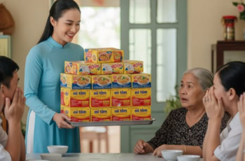 Mẹ chồng đưa tôi 2 triệu để nấu 20 mâm cỗ mừng thọ 60 tuổi, đến ngày, tôi bê lên 20 thùng mì gói và nói 1 câu khiến cả họ xanh lét mặt mày… Mẹ chồng đưa tôi 2 triệu để nấu 20 mâm cỗ mừng thọ 60 tuổi, đến ngày, tôi bê lên 20 thùng mì gói và nói 1 câu khiến cả họ xanh lét mặt mày…