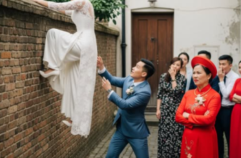 Ngay lần đầu nhìn thấy con dâu tương lai mẹ tôi đã phán “ngữ này chỉ có cho trèo tường đón về cửa sau’, tôi thuận theo ý bà đón vợ về như mẹ dặn Ngay lần đầu nhìn thấy con dâu tương lai mẹ tôi đã phán “ngữ này chỉ có cho trèo tường đón về cửa sau’, tôi thuận theo ý bà đón vợ về như mẹ dặn