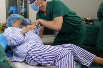 Người mẹ 33 tuổi đột ngột qua đời chỉ sau 5 phút chuyển dạ vì cơn ho bất ngờ Người mẹ 33 tuổi đột ngột qua đời chỉ sau 5 phút chuyển dạ vì cơn ho bất ngờ