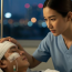 Mỗi đêm sau khi tắt đèn, nữ y tá trẻ đều lén vào phòng tôi, một lần giả vờ ngủ, tôi chứng kiến bí mật kinh hoàng của cô ta…