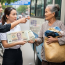Mẹ đẻ lên chăm tôi ở cữ 3 tháng, lúc bà về tôi đưa cho bà 500 nghìn tiền vé xe, nào ngờ tiền vừa đưa khỏi tay đã ‘lãnh’ trọn cái tát của chồng
