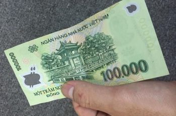 Bố mẹ vợ từ quê lên chơi, chồng ném cho vợ 100 ngàn bảo đi chợ Bố mẹ vợ từ quê lên chơi, chồng ném cho vợ 100 ngàn bảo đi chợ