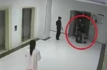 Bà bầu 26 tuổi quỳ lạy 2 lần để được sinh mổ nhưng bị gia đình từ chối, cái kết cả mẹ và con đều không qua khỏi