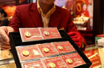 Giá vàng hôm nay 28/11/2025 neo trên đỉnh cao, phát tín hiệu đảo chiều Giá vàng hôm nay 28/11/2025 neo trên đỉnh cao, phát tín hiệu đảo chiều