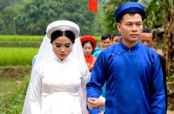 Cô dâu ch:ửa trước mẹ chồng không cho vào cửa trước mà bắt đi cửa sau vào nhà Cô dâu ch:ửa trước mẹ chồng không cho vào cửa trước mà bắt đi cửa sau vào nhà