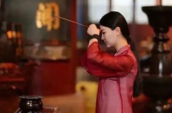 3 điều tuyệt đối KHÔNG XIN khi đứng trước bàn thờ 3 điều tuyệt đối KHÔNG XIN khi đứng trước bàn thờ