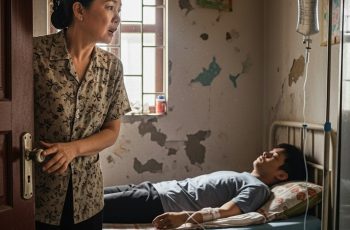 Con trai làm lương 15 triệu, 3 năm nay tháng nào cũng gửi về cho mẹ 12 triệu, Tết dương lịch con báo không về…