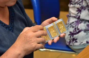 Giá vàng hôm nay 4-12: Tiếp tục sụt giảm Giá vàng hôm nay 4-12: Tiếp tục sụt giảm