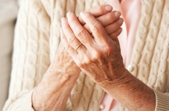 Tê tay tưởng chuyện thường nhưng cẩn thận, đó là dấu hiệu cảnh báo sớm của 5 bệnh ‘thiệt mạng’ cao