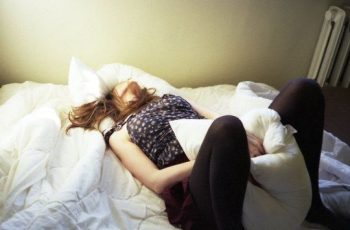 Đêm nào đi ngủ cũng thấy 3 dấu hiệu này thì cẩn thận tế bào UT đang được ‘nuôi lớn’ trong cơ thể bạn