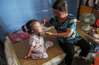 “Bà ơi, cháu no rồi không ăn nổi nữa”, nói xong bé 3 tuổi đi ngủ trưa và không bao giờ dậy nữa