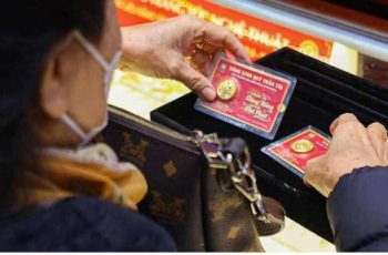 Giá vàng hôm nay 13/2: Lao dốc, mất ngưỡng 5.000 USD/ounce