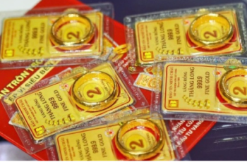 Mùng 4 tết, giá vàng tăng 300.000 đồng một lượng